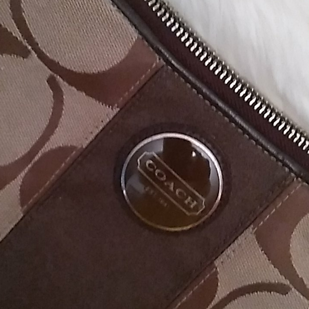 Coach - Picture 2 of 4